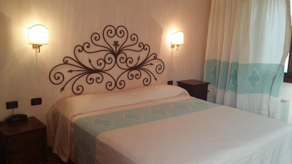Hotel Ristorante La Tana Di Li Mazzoni Trinità dʼAgultu Quarto foto